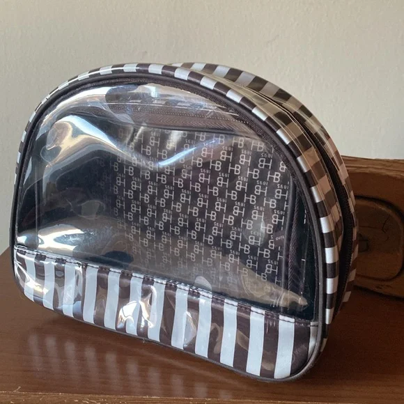 Henri Bendel Travel Bags - Picture 2 of 16